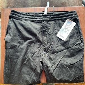 Brand new Lululemon Carry On Pant - Black
